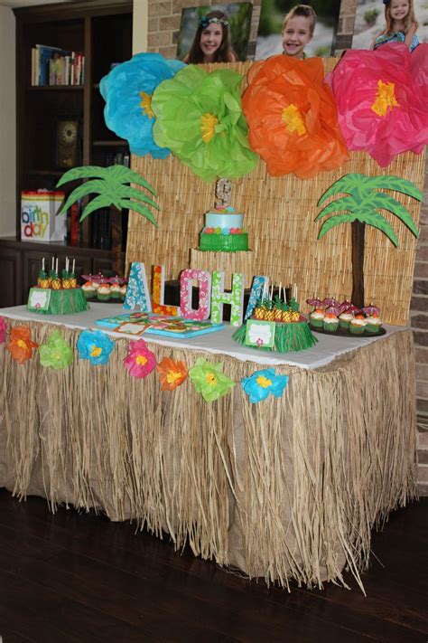 luau party theme decorations